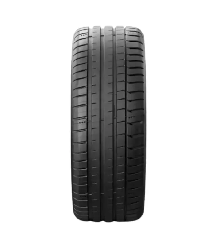 Vista de la banda de rodamiento del neumático Michelin Pilot Sport 5 patrón asimétrico para agarre en seco y mojado.