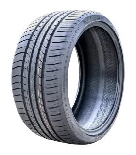 Goma 235/55R17 Cosmo MuchoMachos UHP 103W XL de alto rendimiento, diseño deportivo y máxima estabilidad para SUV y sedanes.