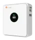 Batería de Litio Felicity Solar FLA24200 de 5kWh 24V, diseño moderno de montaje en pared con pantalla de monitoreo.