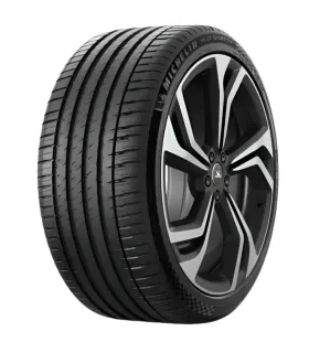 Neumático Michelin Pilot Sport 4 SUV 245/45R21, diseño asimétrico deportivo con tecnología Dynamic Response para máximo control.