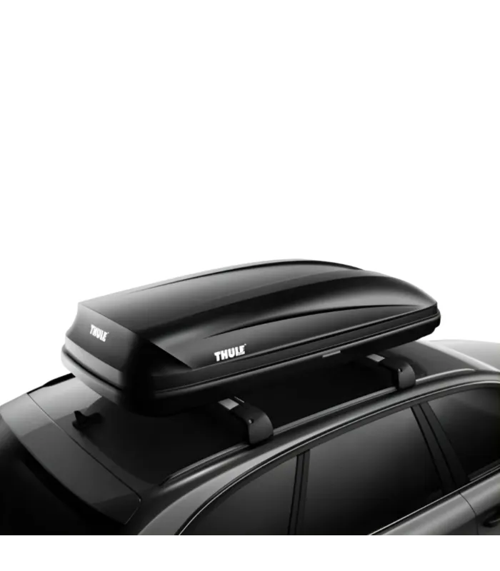 Caja portaequipajes Thule Pulse L negra, 453L, mostrado en vehículo vista lateral trasera.