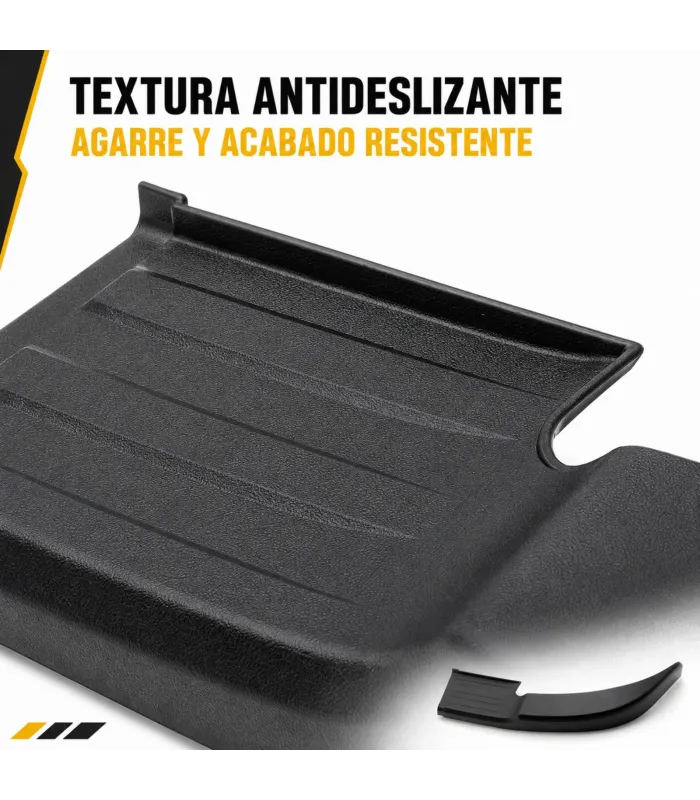 Cubre Falta Bumper Trasero Toyota Hilux 2016-2020 Detalle