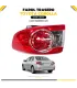 Detalle del lente rojo y aro cromado farol trasero Corolla