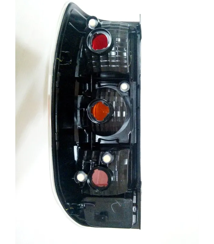 Mazda BT-50 2008-2011 Farol EsquineroTrasero izquierdo o derecho Tipo Original 