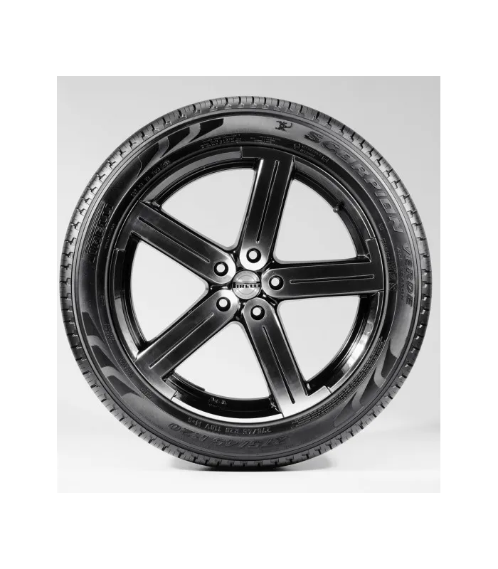 Goma 235/60R18 Pirelli Scorpion Verde con Montura y Alineación Gratis en Santo Domingo