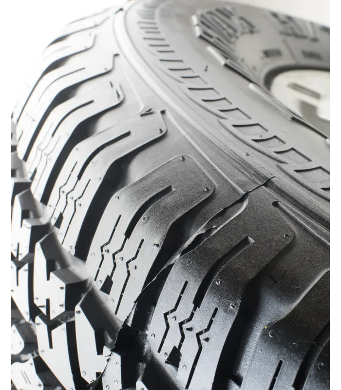 Neumático 225/75R15 Sailun Terramax H/T Highway Terrain con Montura y Alineación Computarizada en Santo Domingo